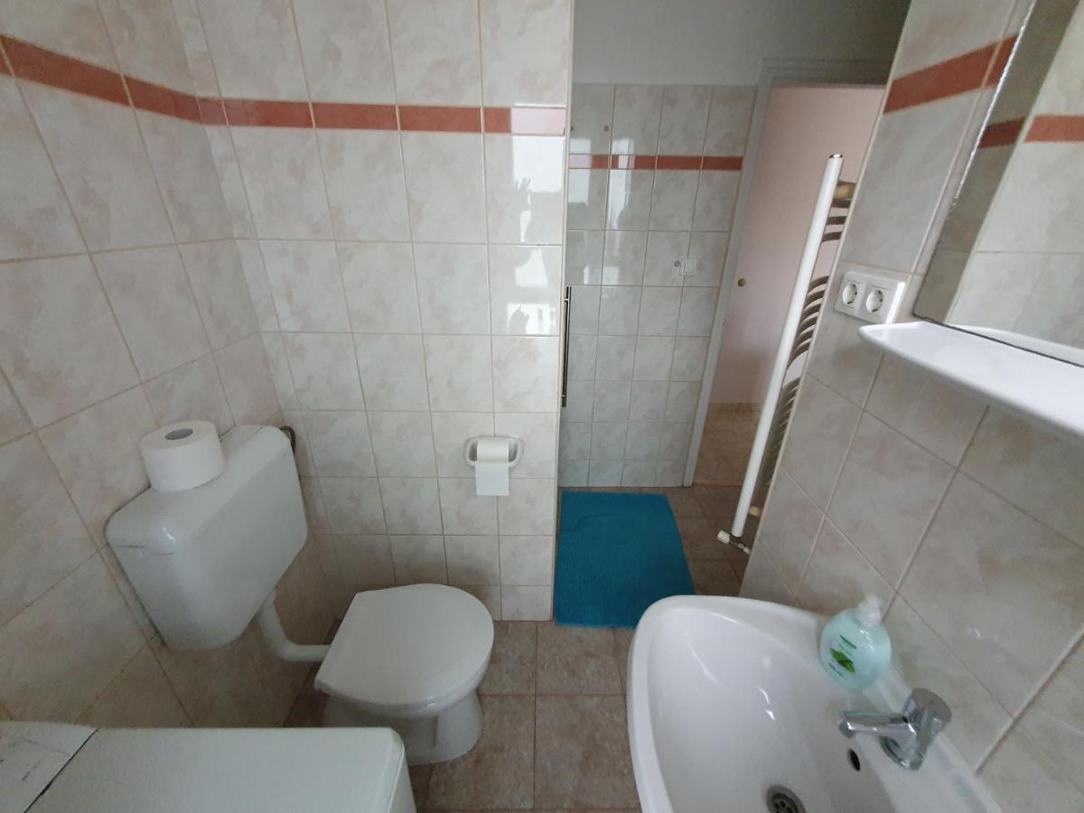 Nyil Apartman Wellnes Debrecen Exterior photo